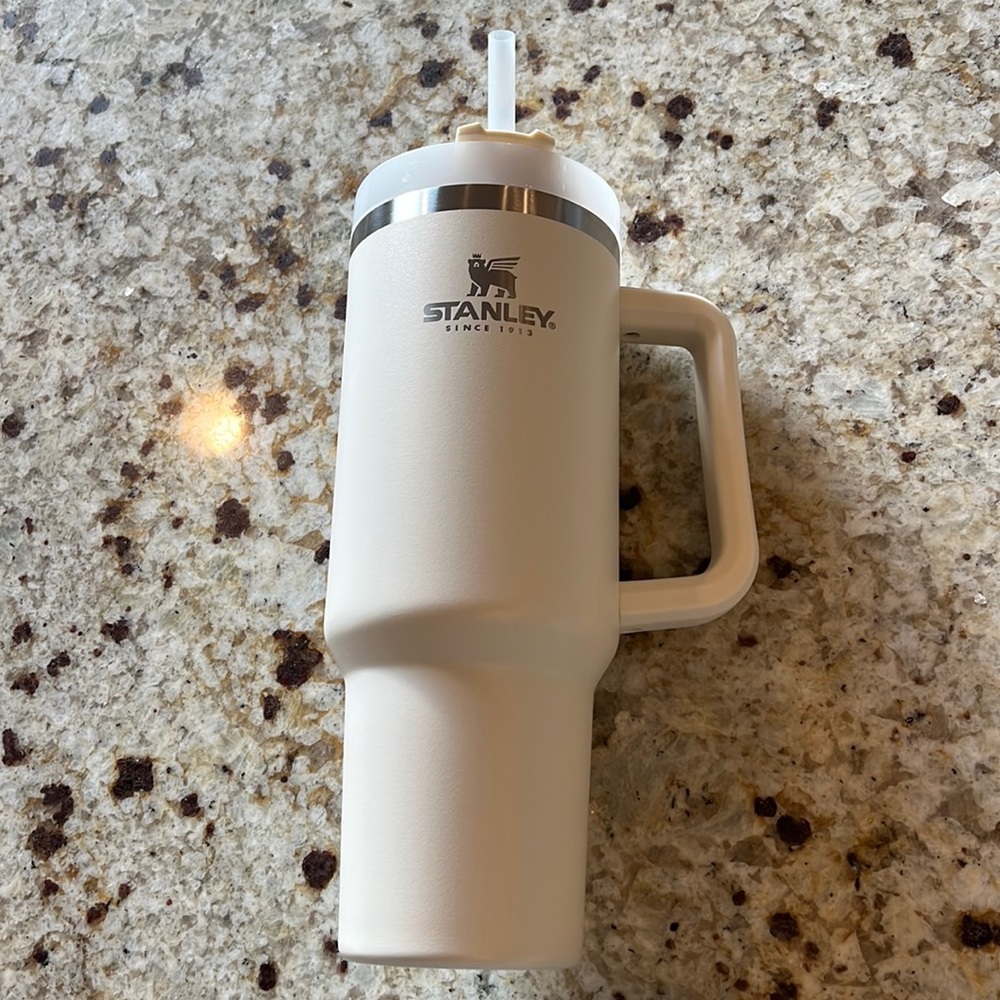 Stanley Quencher H2.0 FlowState Tumbler 40oz